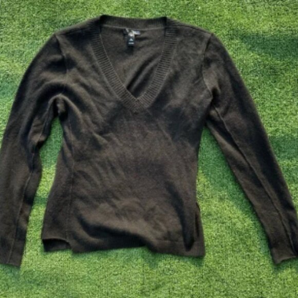 Aqua 100% Cashmere V-Neck Black Sweater, Size L - Picture 1 of 6